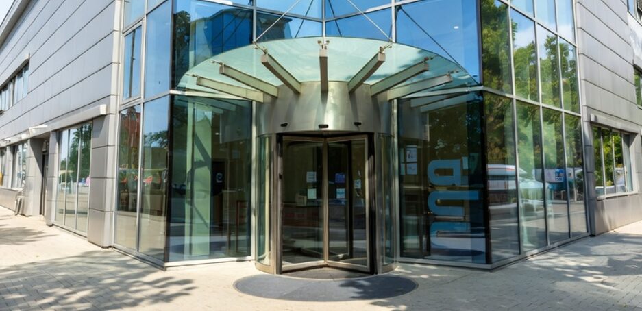 地銀合併・再編関連株とは?再編加速の背景と注目される理由