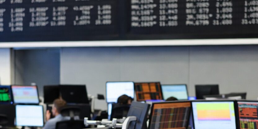 高市トレードとは?政策テーマと株式市場への影響を解説